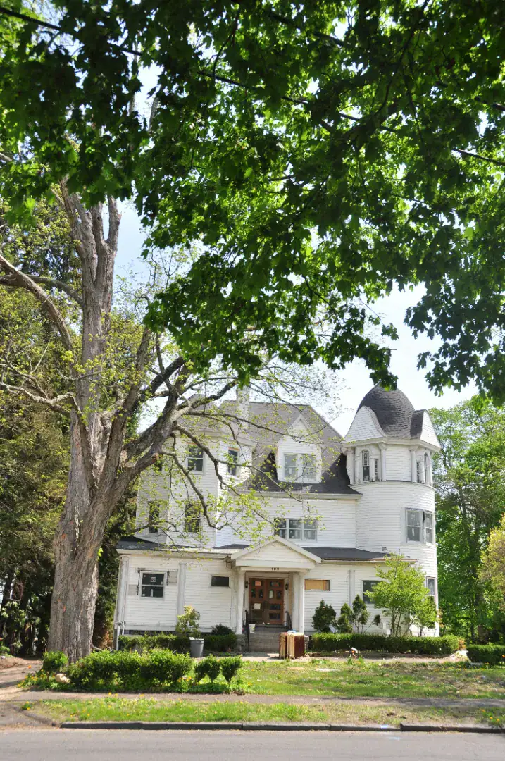 Sell My House Fast in Connecticut Cash or Terms