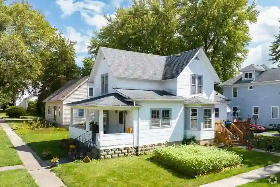 We Buy Houses in Illinois Cash or Terms