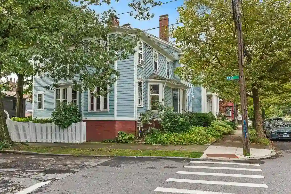 We Buy Houses in Rhode Island